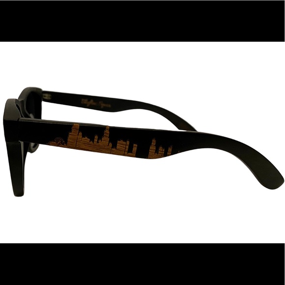 Skyline Specs | Chicago Wayfarer Black Engraved Chicago Skyline Polarized Wood Sunglasses